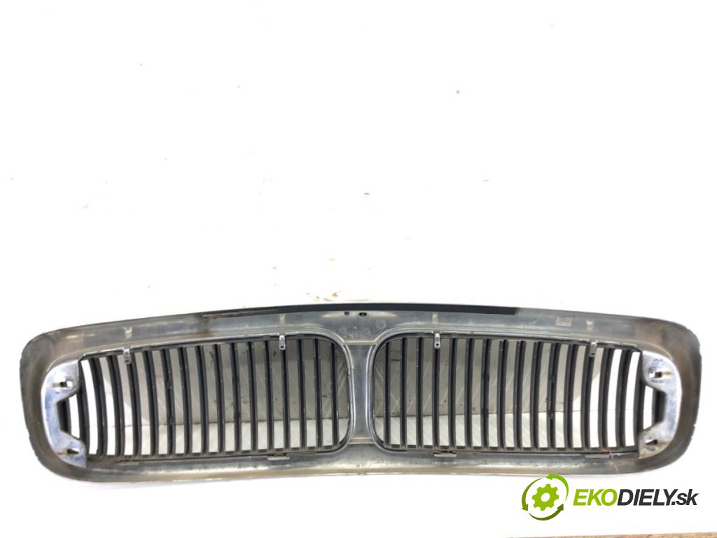JAGUAR XJ (X308) 1996 - 2003    4.0 209 kW [284 KM] benzyna 1997 - 2003  mřížka maska BPCS94401 (Mřížky (masky) chladičů)