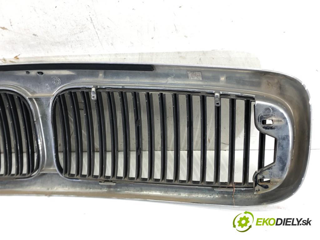 JAGUAR XJ (X308) 1996 - 2003    4.0 209 kW [284 KM] benzyna 1997 - 2003  mřížka maska BPCS94401 (Mřížky (masky) chladičů)