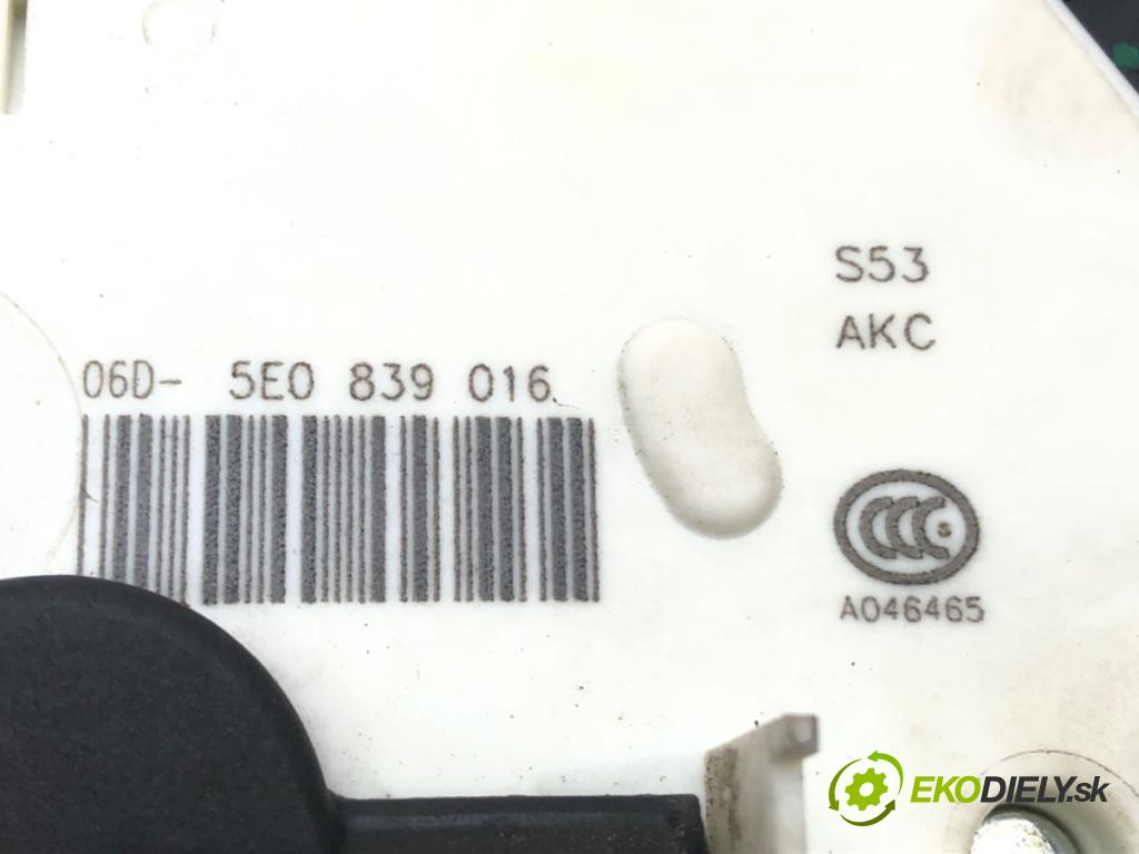 SKODA OCTAVIA III (5E3, NL3, NR3) 2012 - 2022    1.8 TSI 132 kW [180 KM] benzyna 2012 - 2022  zámok dveře pravý zadní část 5E0839016
