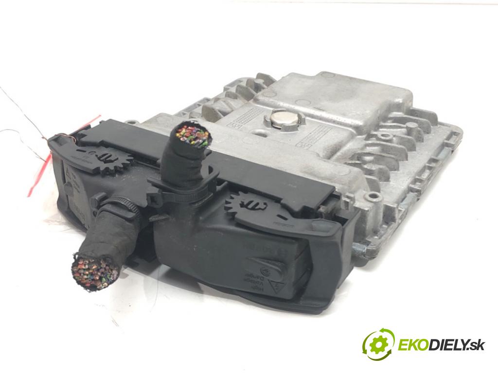 SKODA OCTAVIA III (5E3, NL3, NR3) 2012 - 2022    1.8 TSI 132 kW [180 KM] benzyna 2012 - 2022  riadiaca jednotka Motor 06K907425A (Riadiace jednotky)