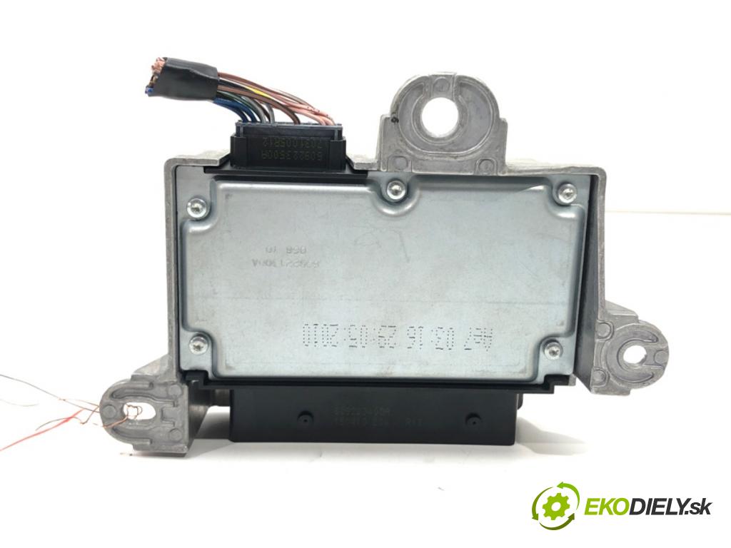RENAULT MEGANE II (BM0/1_, CM0/1_) 2001 - 2012    1.4 16V (BM0B, CM0B) 72 kW [98 KM] benzyna 2002 -   senzor airbag 7701069907A (Snímače)