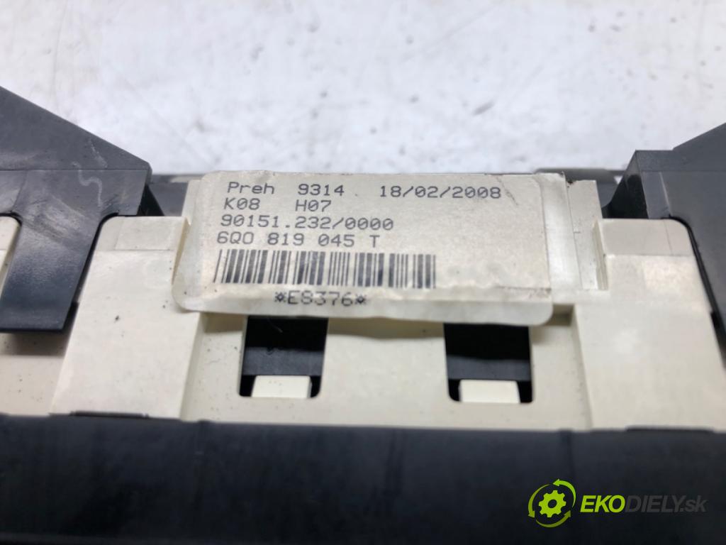 VW POLO (9N_, 9A_) 2001 - 2014    1.2 44 kW [60 KM] benzyna 2007 - 2009  Panel ovládania kúrenia 6Q0819045T (Prepínače, spínače, tlačidlá a ovládače kúrenia)