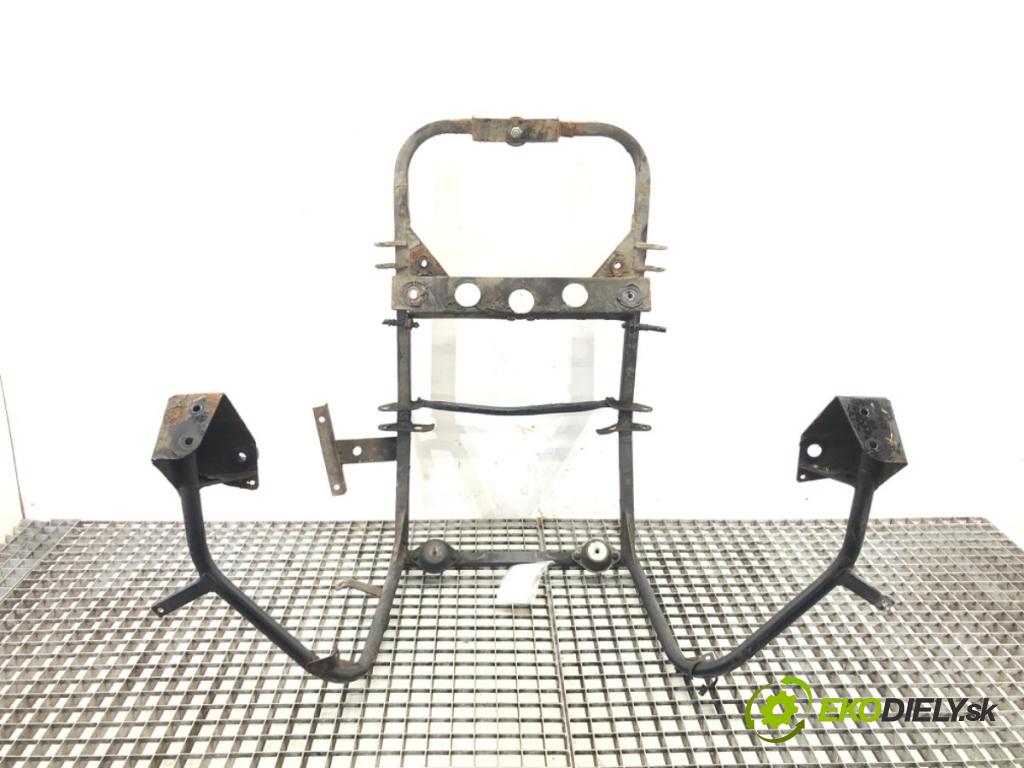 MICROCAR VIRGO 1999 - 2004    0.5 D 10 kW [14 KM] olej napędowy 1999 - 2004  výztuha pod motor  (Výztuhy přední)