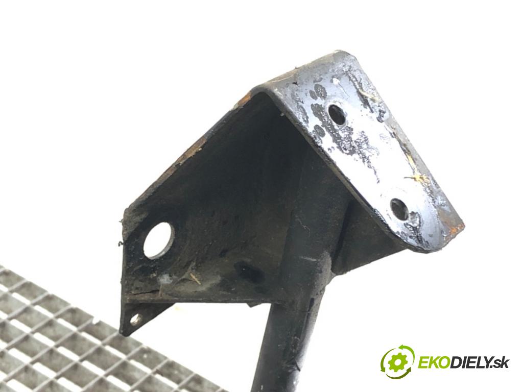 MICROCAR VIRGO 1999 - 2004    0.5 D 10 kW [14 KM] olej napędowy 1999 - 2004  výztuha pod motor  (Výztuhy přední)