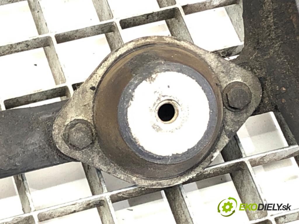 MICROCAR VIRGO 1999 - 2004    0.5 D 10 kW [14 KM] olej napędowy 1999 - 2004  výztuha pod motor  (Výztuhy přední)