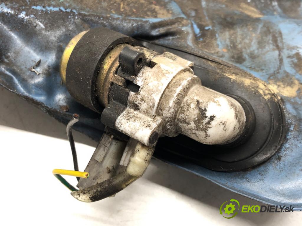 MICROCAR VIRGO 1999 - 2004    0.5 D 10 kW [14 KM] olej napędowy 1999 - 2004  Nádržka ostrekovačov