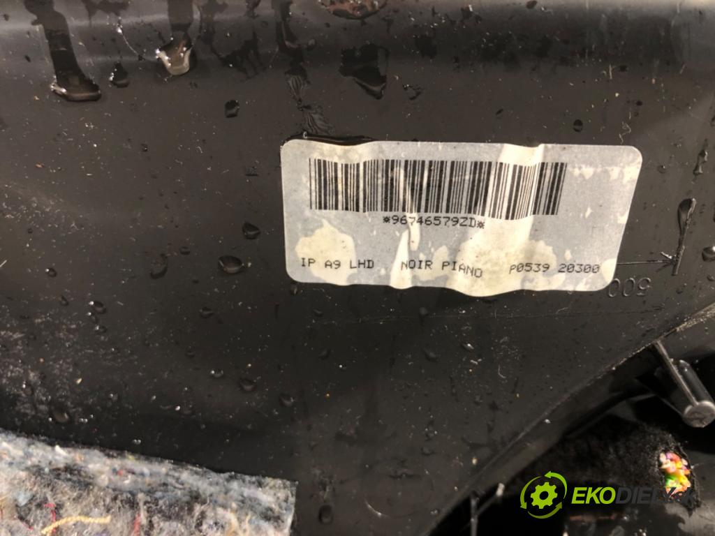 PEUGEOT 208 I (CA_, CC_) 2012 - 2022    1.2 VTI 82 60 kW [82 KM] benzyna 2012 - 2022  Palubná doska  (Palubné dosky)