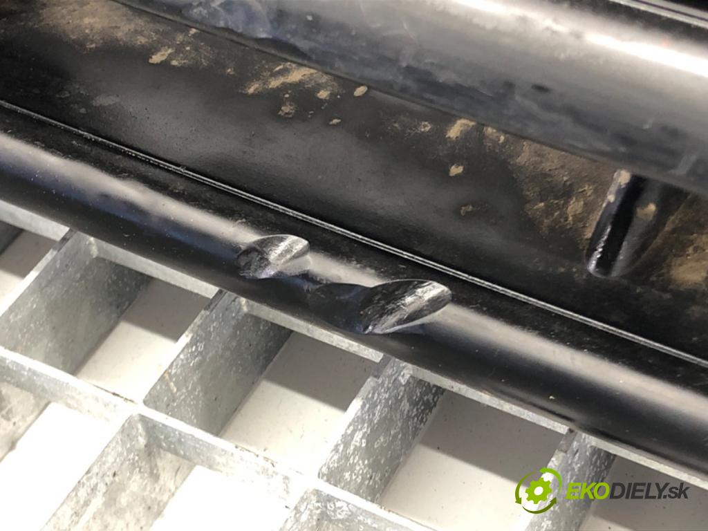 MITSUBISHI PAJERO II (V3_W, V2_W, V4_W) 1990 - 2001    2.5 TD 4WD (V24C, V24W) 73 kW [99 KM] olej napędow  mřížka maska  (Mřížky (masky) chladičů)