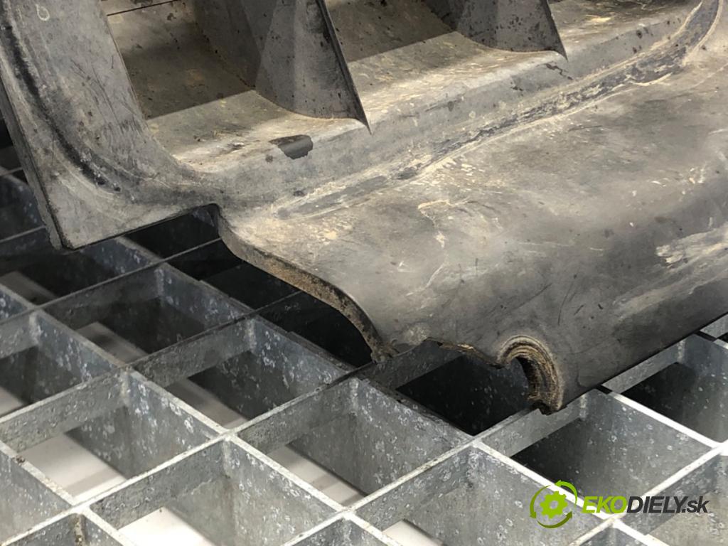 MITSUBISHI PAJERO II (V3_W, V2_W, V4_W) 1990 - 2001    2.5 TD 4WD (V24C, V24W) 73 kW [99 KM] olej napędow  mřížka maska  (Mřížky (masky) chladičů)