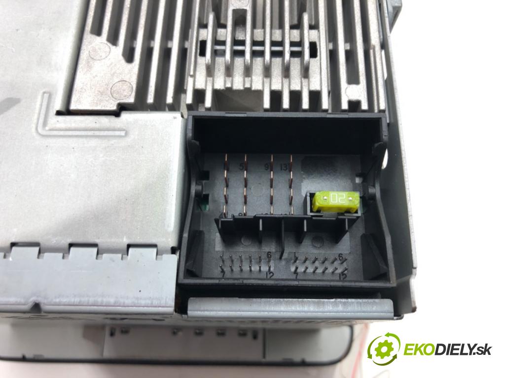 VW PASSAT B6 Variant (3C5) 2005 - 2011    1.9 TDI 77 kW [105 KM] olej napędowy 2005 - 2010  RADIO Navigácia 1T0035680A (Audio zariadenia)