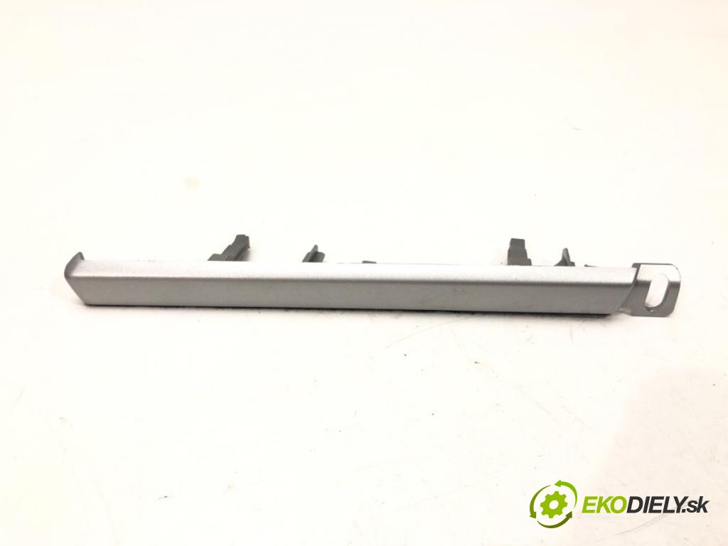 AUDI A6 C7 Avant (4G5, 4GD) 2011 - 2018    3.0 TDI quattro 160 kW [218 KM] olej napędowy 2014  lišty kryt 4G0864261 (Lišty)