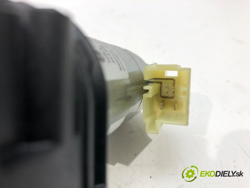 AUDI A6 C7 Avant (4G5, 4GD) 2011 - 2018    3.0 TDI quattro 160 kW [218 KM] olej napędowy 2014  teleskop dveří kufra levý 4G9827851E