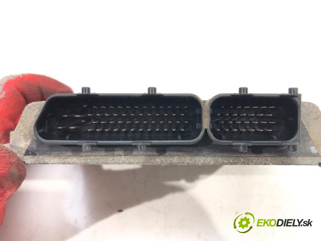 AUDI A3 (8L1) 1996 - 2006    1.6 74 kW [101 KM] benzyna 1996 - 2003  riadiaca jednotka Motor 06A906019D (Riadiace jednotky)