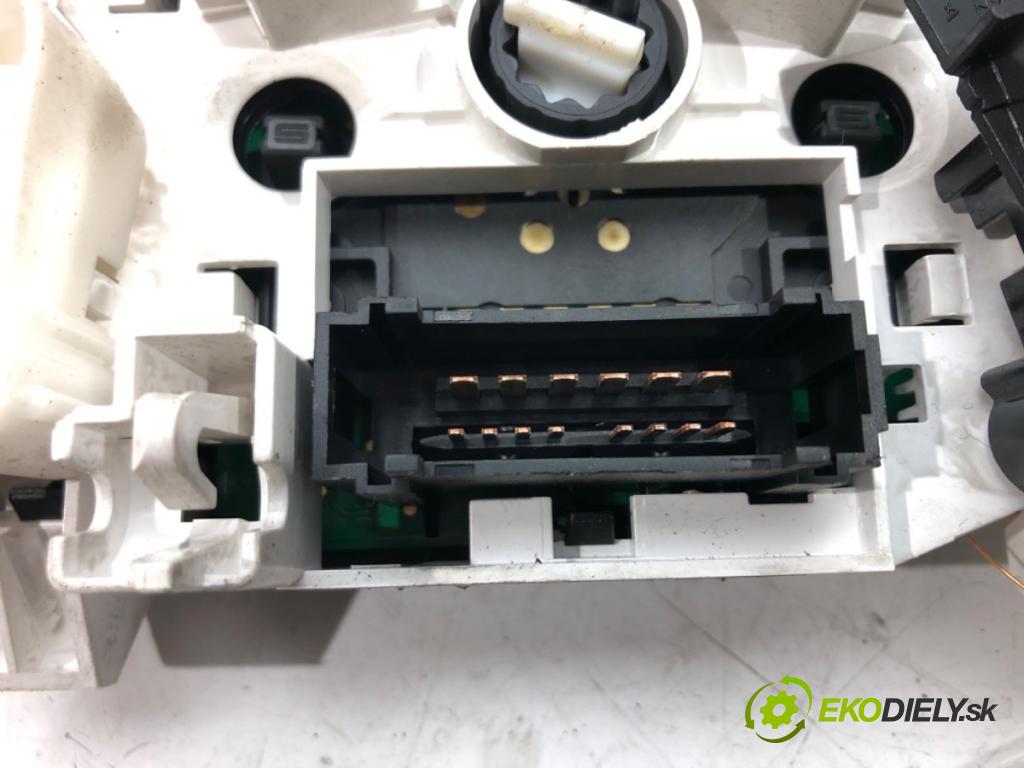 CITROEN C3 I (FC_, FN_) 2002 - 2022    1.4 HDi 50 kW [68 KM] olej napędowy 2002 - 2022  Panel ovládania kúrenia N105560A (Prepínače, spínače, tlačidlá a ovládače kúrenia)