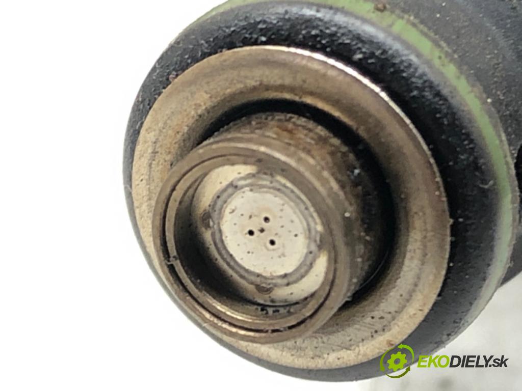 FORD FIESTA V (JH_, JD_) 2001 - 2014    1.3 51 kW [69 KM] benzyna 2001 - 2008  Lišta vstrekovacia 2NIU-9D280-CB (Vstrekovacie lišty)