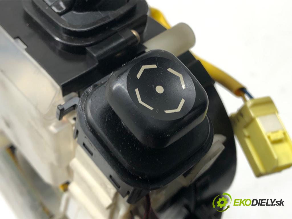 LEXUS GS (_S16_) 1997 - 2004    300 (JZS160_) 161 kW [219 KM] benzyna 2000 - 2004  Prepínač kombinovaný 89245-50020 (Prepínače, spínače, tlačidlá a ovládače kúrenia)