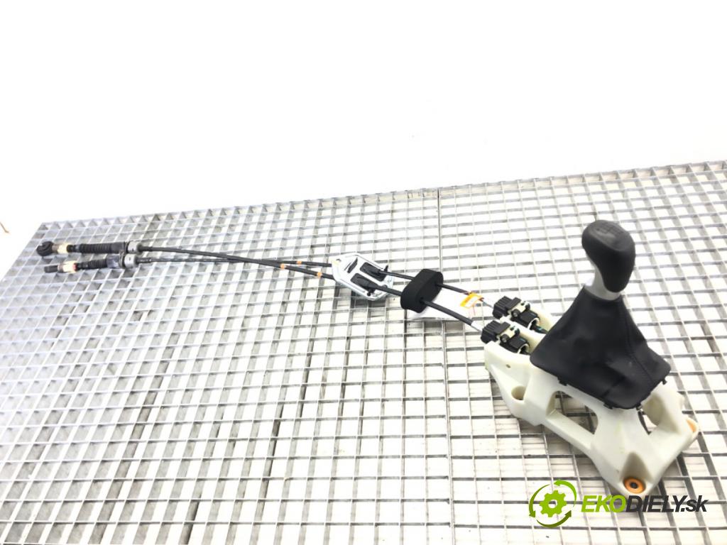 KIA RIO IV (YB, SC, FB) 2017 - 2022    1.4 74 kW [101 KM] benzyna 2017 - 2022  Kulisa  (Rýchlostné páky / kulisy)