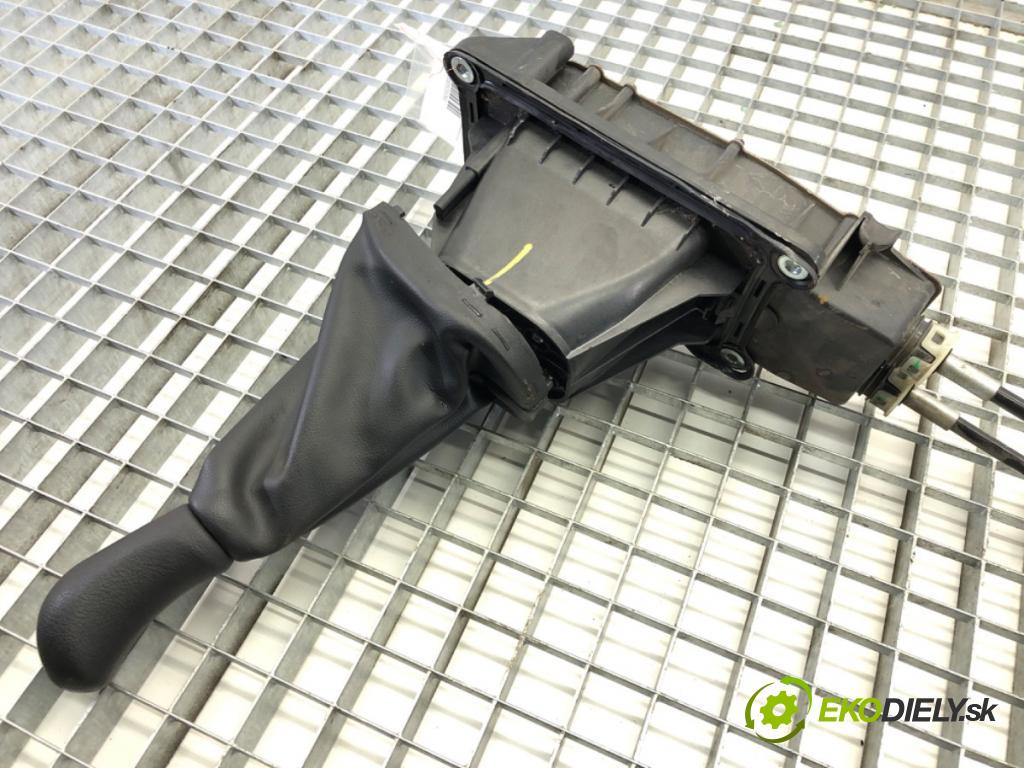 DACIA SANDERO II 2012 - 2022    1.2 54 kW [73 KM] benzyna 2015 - 2022  Kulisa 349016019R (Rýchlostné páky / kulisy)