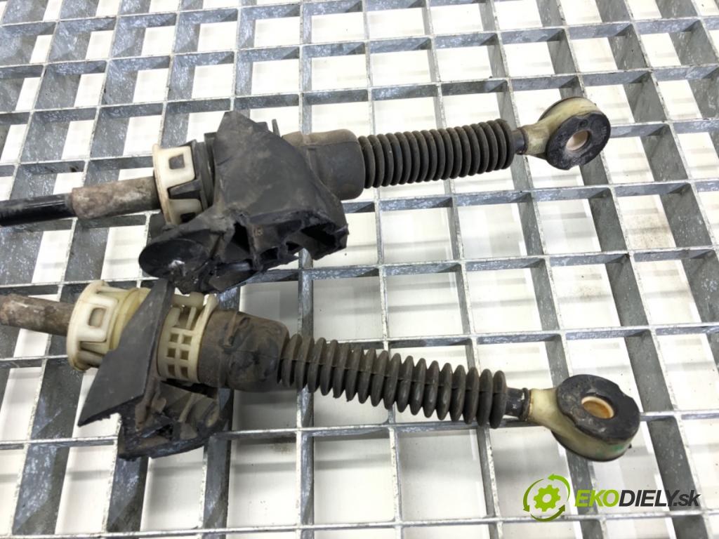 DACIA SANDERO II 2012 - 2022    1.2 54 kW [73 KM] benzyna 2015 - 2022  Kulisa 349016019R (Rýchlostné páky / kulisy)