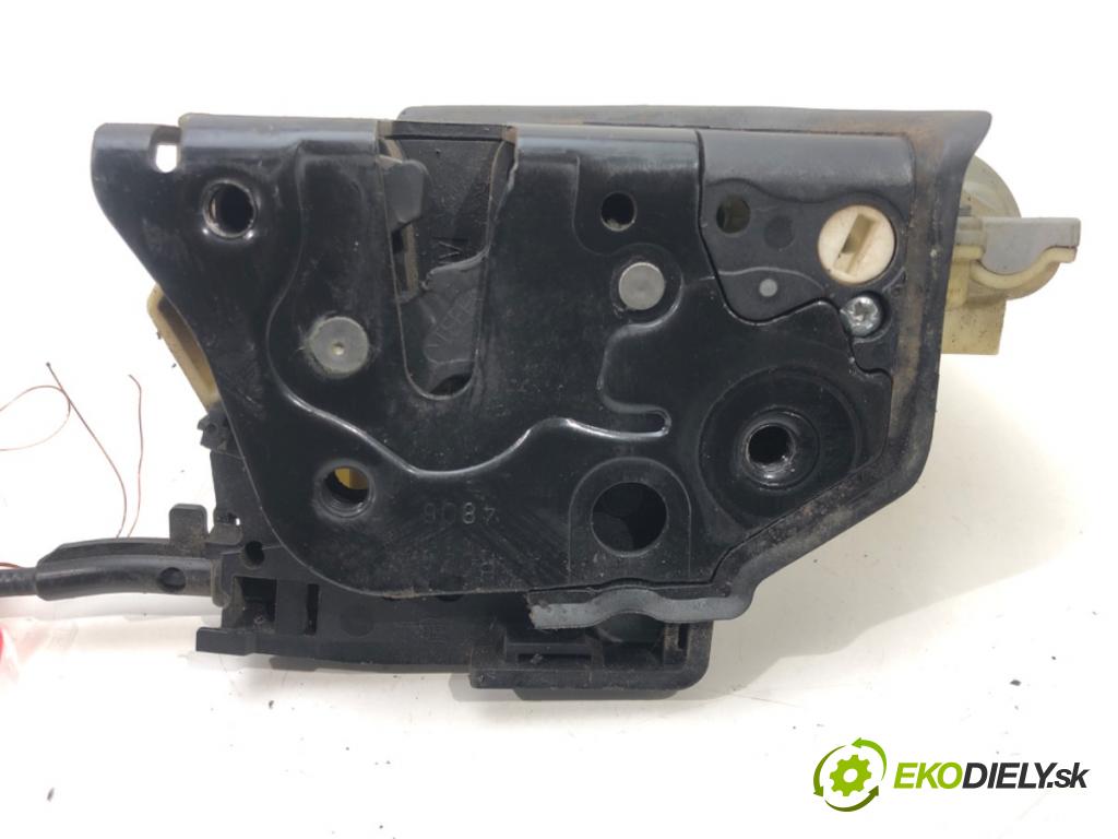VW PASSAT B6 Variant (3C5) 2005 - 2011    2.0 TDI 103 kW [140 KM] olej napędowy 2005 - 2009  zámok dveře pravý přední část 3C1837016A