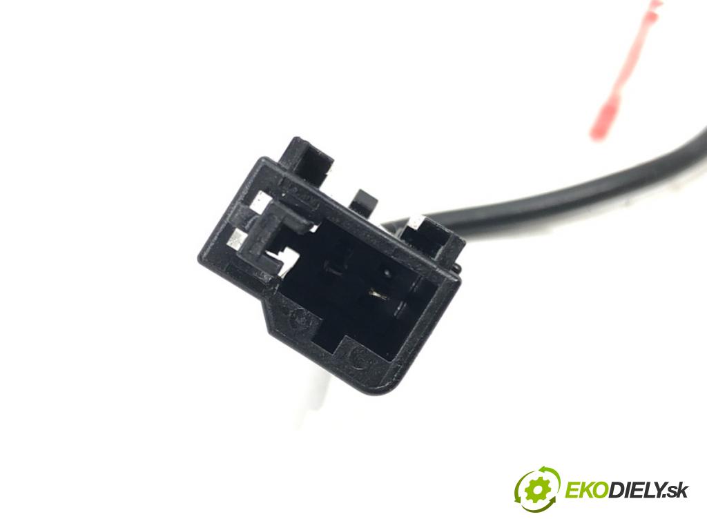 VW PASSAT B8 (3G2, CB2) 2014 - 2022    ---  MIKROFON: 3B0035711B