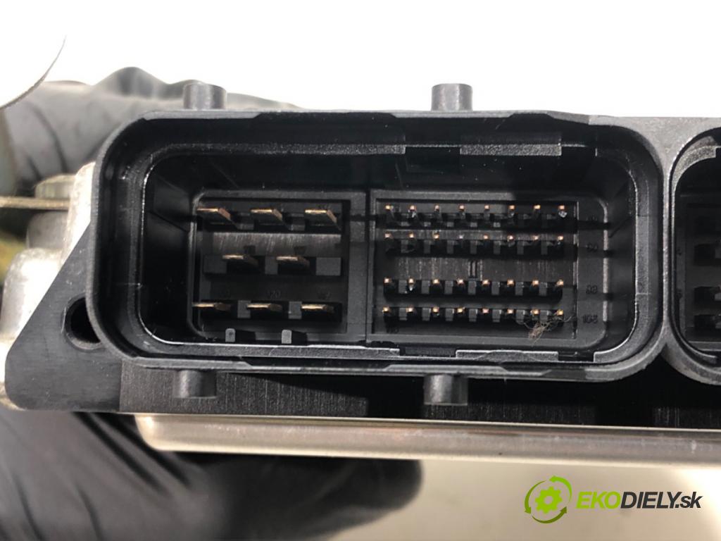 TOYOTA COROLLA (_E12_) 2001 - 2007    1.4 D (NDE120_) 66 kW [90 KM] olej napędowy 2004 -  riadiaca jednotka Motor 89661-02A90 (Riadiace jednotky)