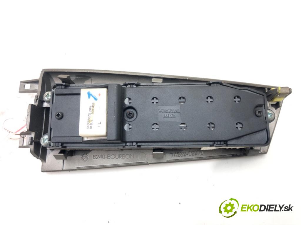TOYOTA COROLLA (_E12_) 2001 - 2007    1.4 D (NDE120_) 66 kW [90 KM] olej napędowy 2004 -  Prepínač okien 84820-0F030 (Prepínače, spínače, tlačidlá a ovládače kúrenia)
