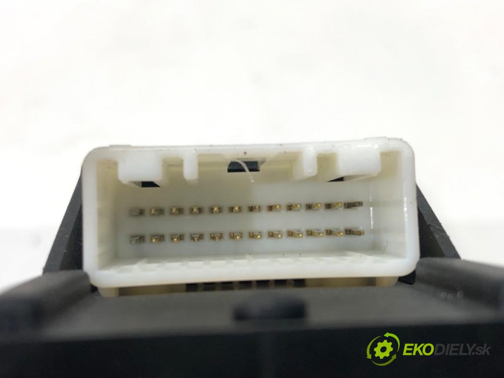 TOYOTA COROLLA (_E12_) 2001 - 2007    1.4 D (NDE120_) 66 kW [90 KM] olej napędowy 2004 -  Prepínač okien 84820-0F030 (Prepínače, spínače, tlačidlá a ovládače kúrenia)