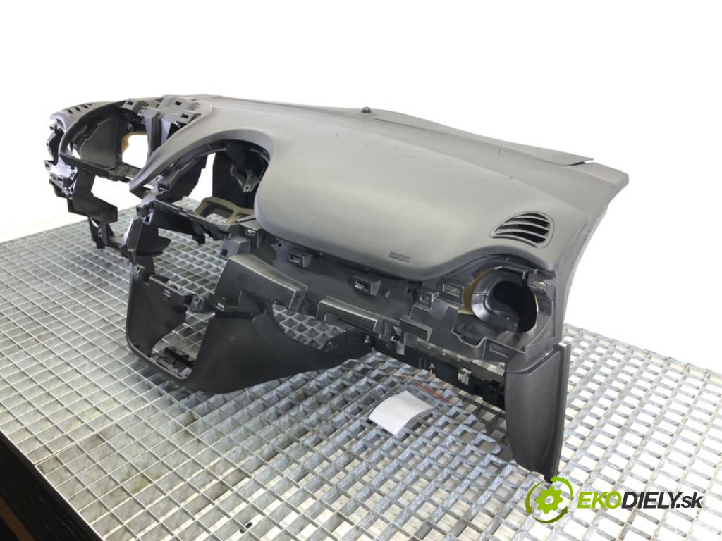 FIAT PUNTO EVO (199_) 2008 - 2022    1.2 51 kW [69 KM] benzyna 2009 - 2012  Palubná doska  (Palubné dosky)