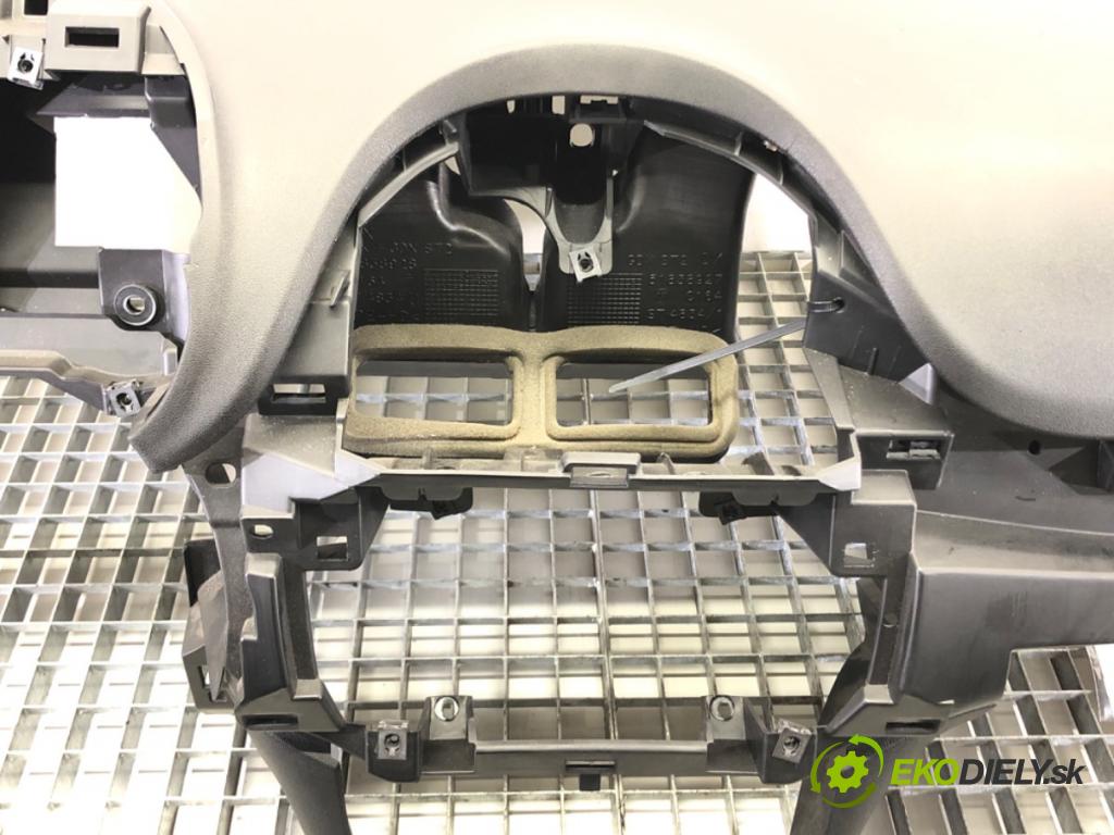 FIAT PUNTO EVO (199_) 2008 - 2022    1.2 51 kW [69 KM] benzyna 2009 - 2012  Palubná doska  (Palubné dosky)