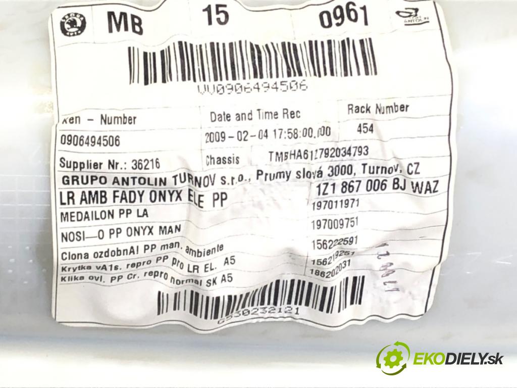 SKODA OCTAVIA II Combi (1Z5) 2004 - 2013    1.6 75 kW [102 KM] benzyna 2004 - 2013  čalúnenie Dvere pravy predný