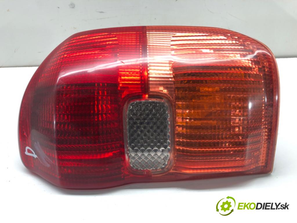TOYOTA RAV 4 II (_A2_) 2000 - 2005    2.0 D 4WD (CLA20_, CLA21_) 85 kW [116 KM] olej nap  Svetlo pravy zad
