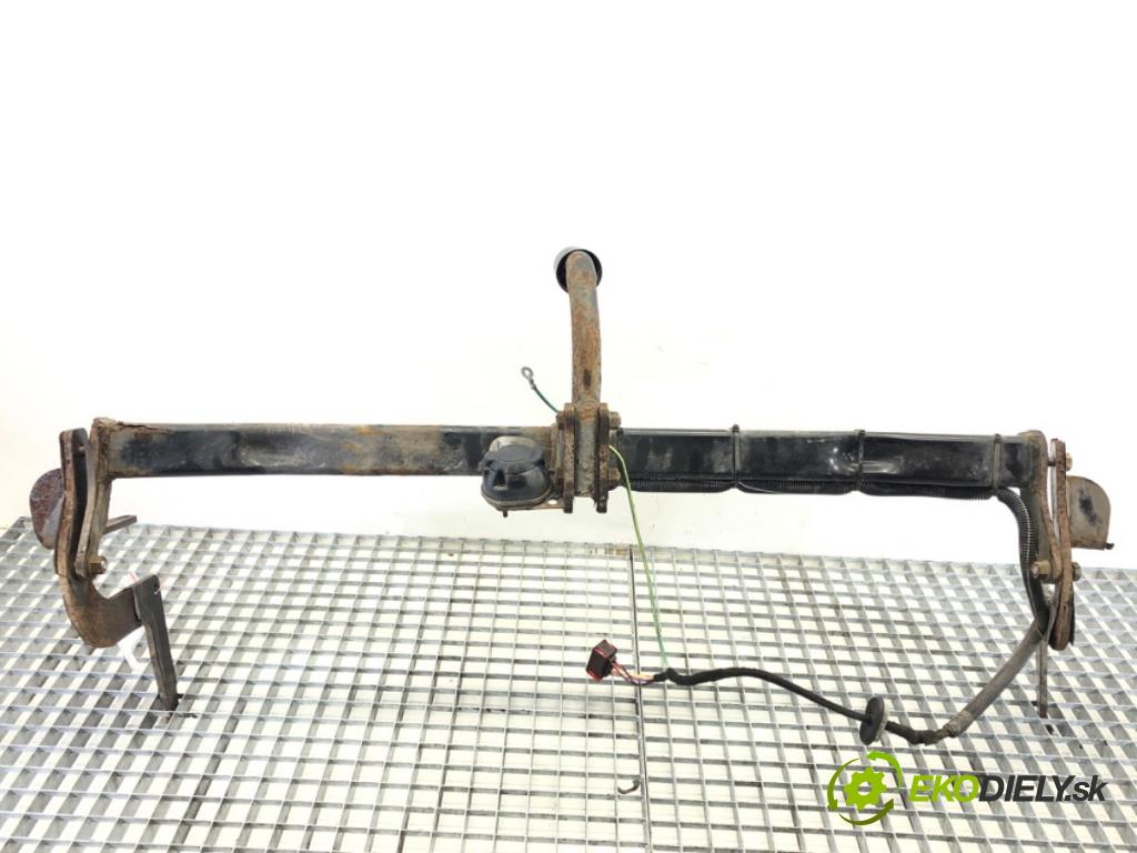 PEUGEOT 308 SW II (LC_, LJ_, LR_, LX_, L4_) 2014 - 2021    1.6 BlueHDi 120 88 kW [120 KM] olej napędowy 2014   Hák tažné zařízení 1608472480