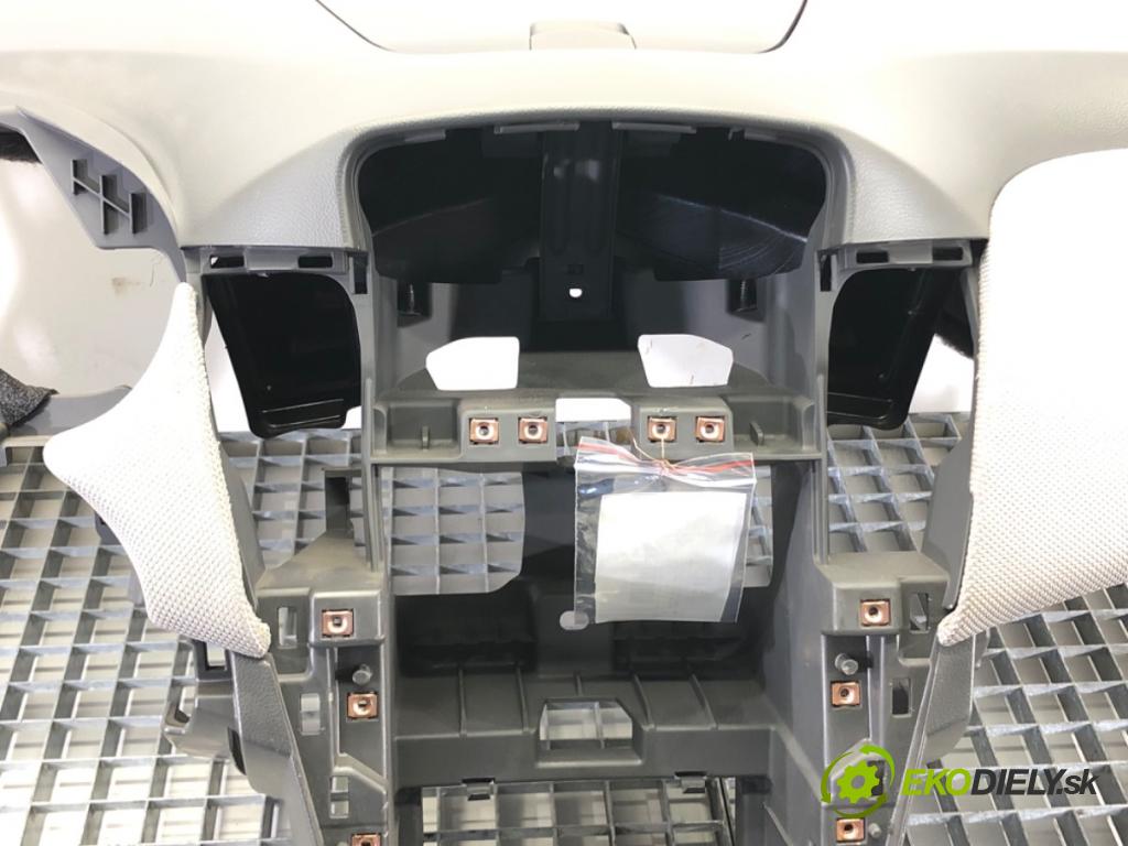 CHEVROLET CRUZE (J300) 2009 - 2022    2.0 CDI 92 kW [125 KM] olej napędowy 2009 - 2011  Palubná doska  (Palubné dosky)