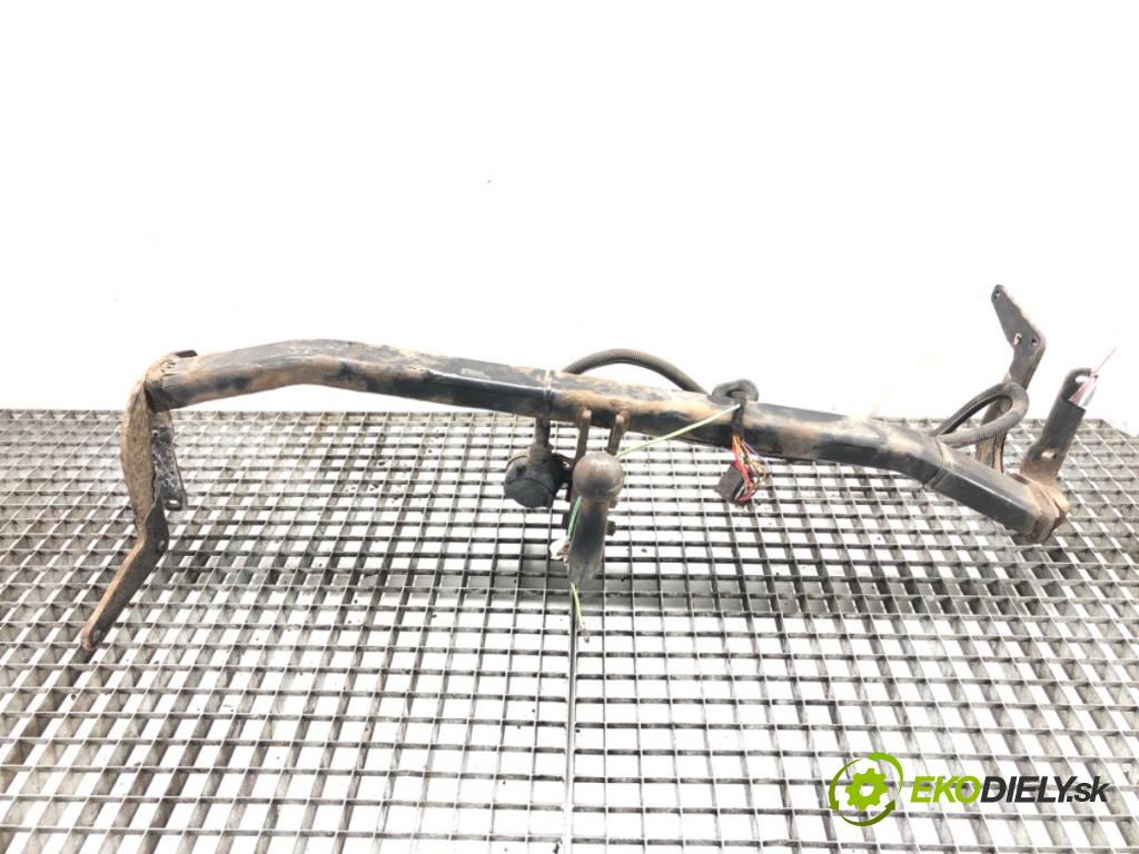 PEUGEOT 308 SW II (LC_, LJ_, LR_, LX_, L4_) 2014 - 2021    1.6 BlueHDi 120 88 kW [120 KM] olej napędowy 2014   Hák tažné zařízení 1608472480