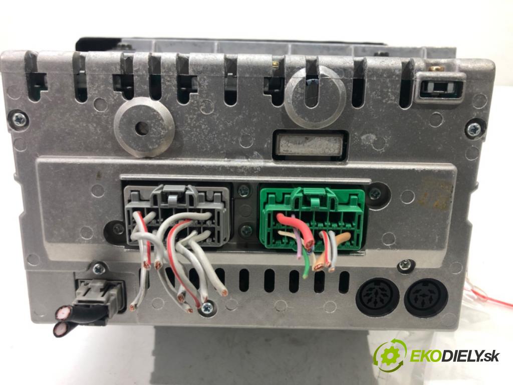 VOLVO S60 I (384) 2000 - 2010    2.4 103 kW [140 KM] benzyna 2000 - 2010  RADIO 8651153 (Audio zariadenia)