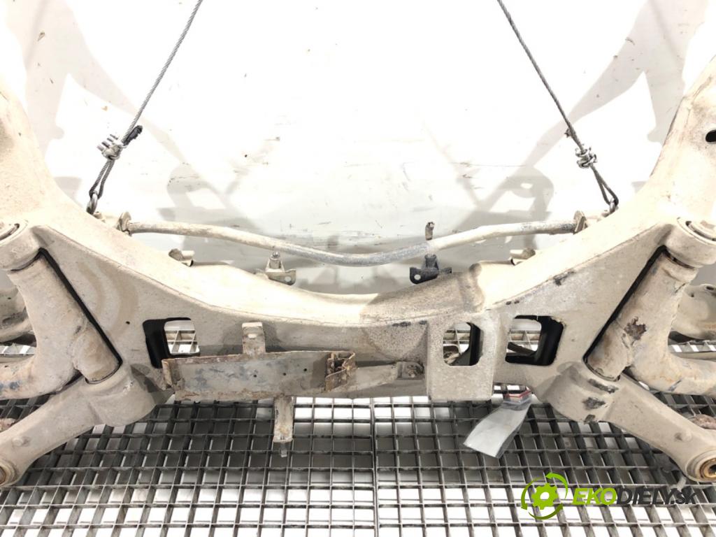VOLVO S60 I (384) 2000 - 2010    2.4 103 kW [140 KM] benzyna 2000 - 2010  výztuha zadní část