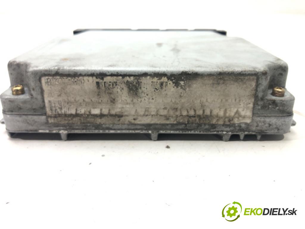 VOLVO S60 I (384) 2000 - 2010    2.4 103 kW [140 KM] benzyna 2000 - 2010  riadiaca jednotka Motor  (Riadiace jednotky)