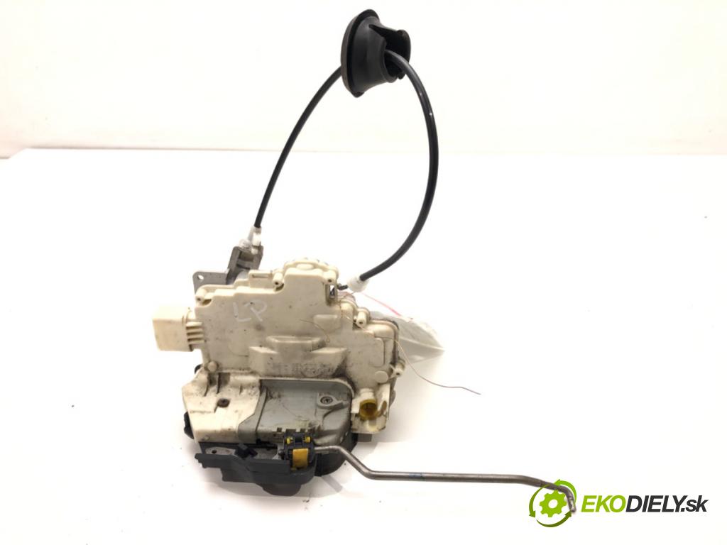 SEAT EXEO (3R2) 2008 - 2013    2.0 TDI 105 kW [143 KM] olej napędowy 2008 - 2013  zámok dveře levý přední část 8E1837015