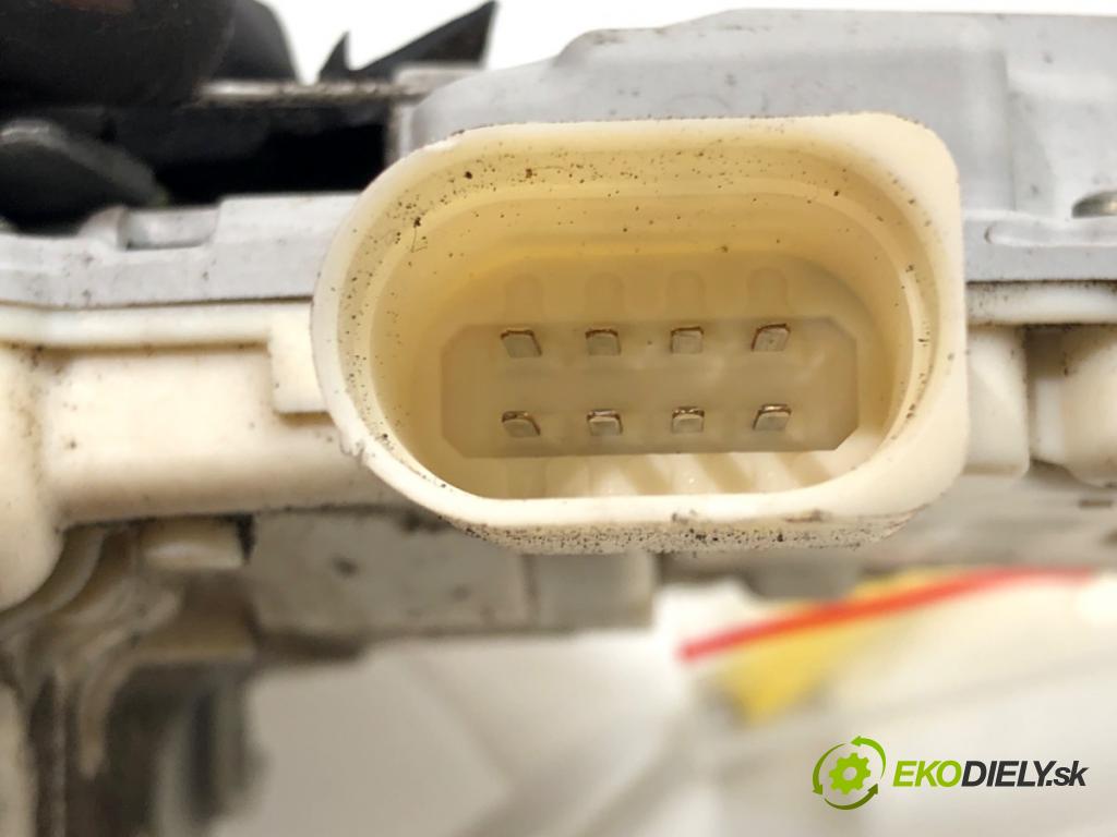 SEAT EXEO (3R2) 2008 - 2013    2.0 TDI 105 kW [143 KM] olej napędowy 2008 - 2013  zámok dveře levý zadní část 8E0839015AA