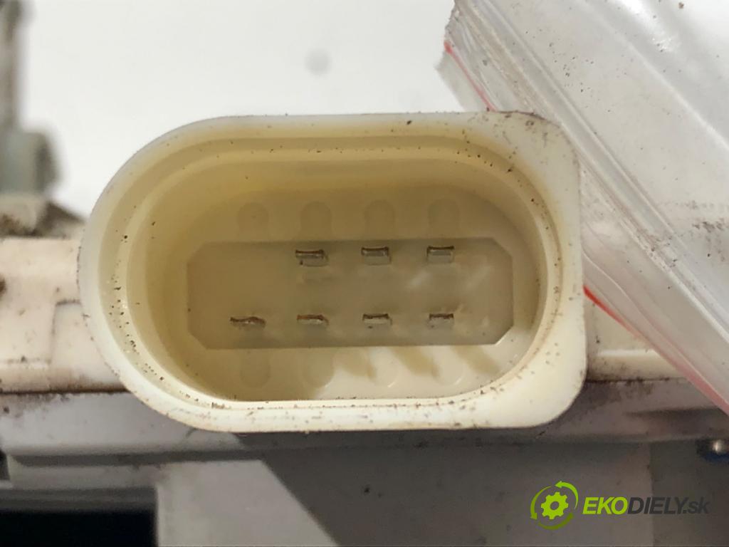 SEAT EXEO (3R2) 2008 - 2013    2.0 TDI 105 kW [143 KM] olej napędowy 2008 - 2013  zámok dveře pravý zadní část