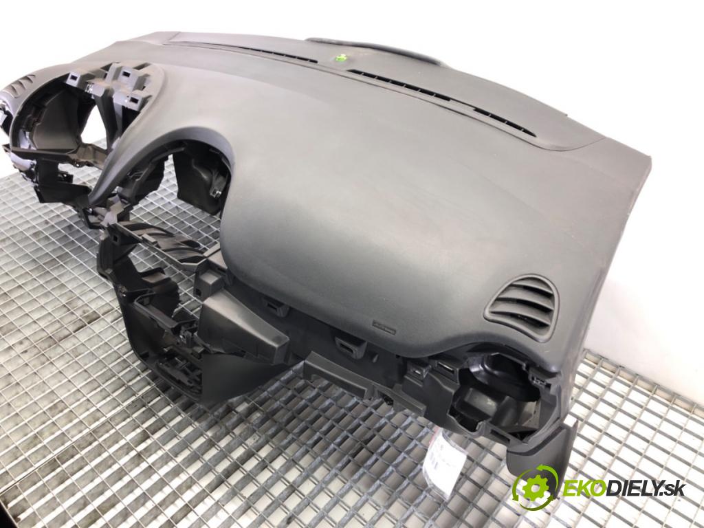 FIAT PUNTO EVO (199_) 2008 - 2022    1.3 D Multijet 70 kW [95 KM] olej napędowy 2009 -   Palubná doska  (Palubné dosky)