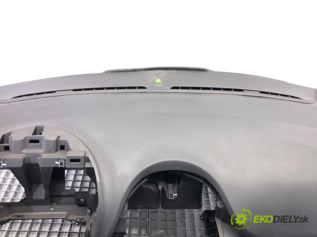 FIAT PUNTO EVO (199_) 2008 - 2022    1.3 D Multijet 70 kW [95 KM] olej napędowy 2009 -   Palubná doska  (Palubné dosky)