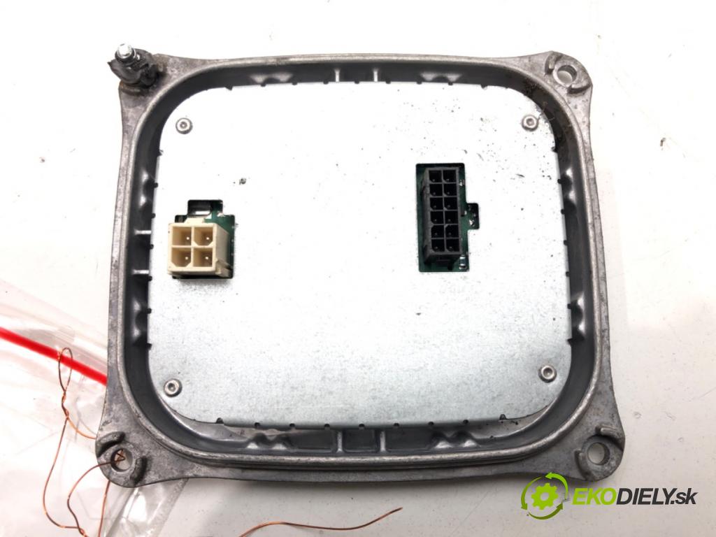 PEUGEOT 308 II (LB_, LP_, LW_, LH_, L3_) 2013 - 2021    1.6 HDi / BlueHDi 115 85 kW [115 KM] olej napędowy  Menič XENON 130732940400 (Riadiace jednotky xenónu)