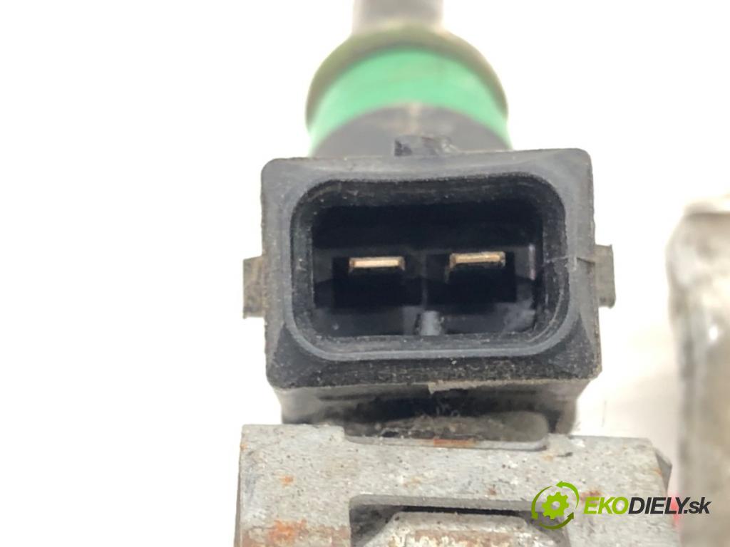 FORD FUSION (JU_) 2002 - 2012    1.4 59 kW [80 KM] benzyna 2002 - 2012  Lišta vstrekovacia 98MF-BB (Vstrekovacie lišty)