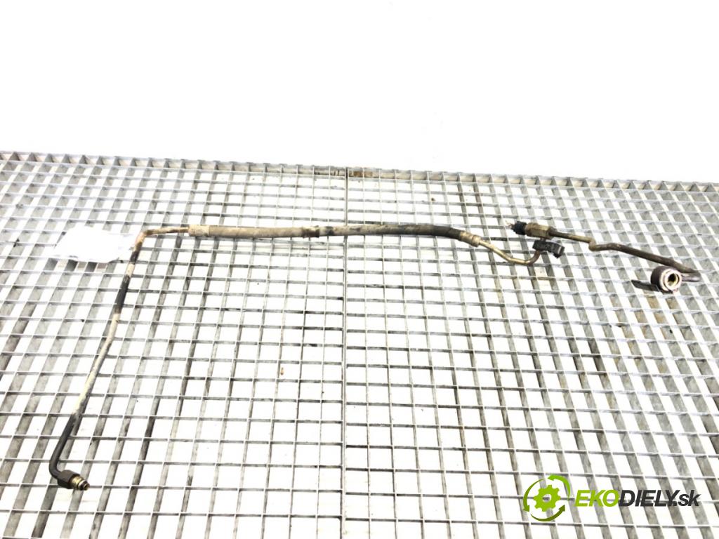 TOYOTA YARIS (_P1_) 1999 - 2005    1.0 (SCP10_) 50 kW [68 KM] benzyna 1999 - 2005  hadica servočerpadlo  (Rúrky, hadice servočerpadla)