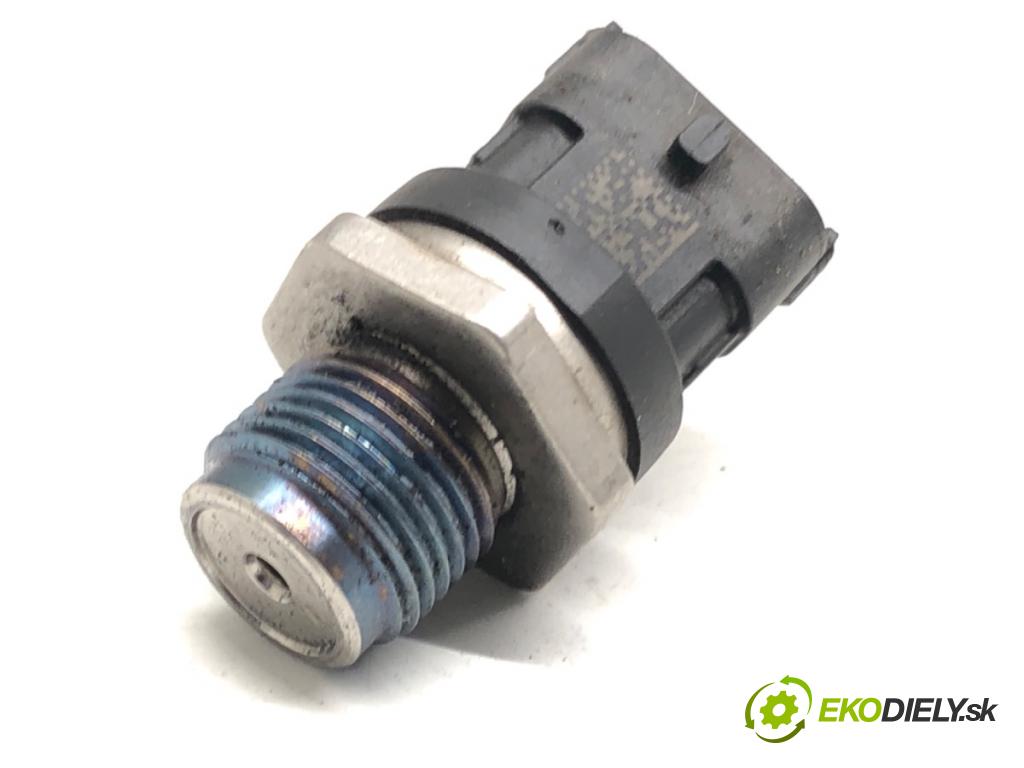 ALFA ROMEO 147 (937_) 2000 - 2010    1.9 JTD (937.AXD1A, 937.BXD1A) 85 kW [115 KM] olej  Snímač tlaku paliva 0281002706 (Snímače)
