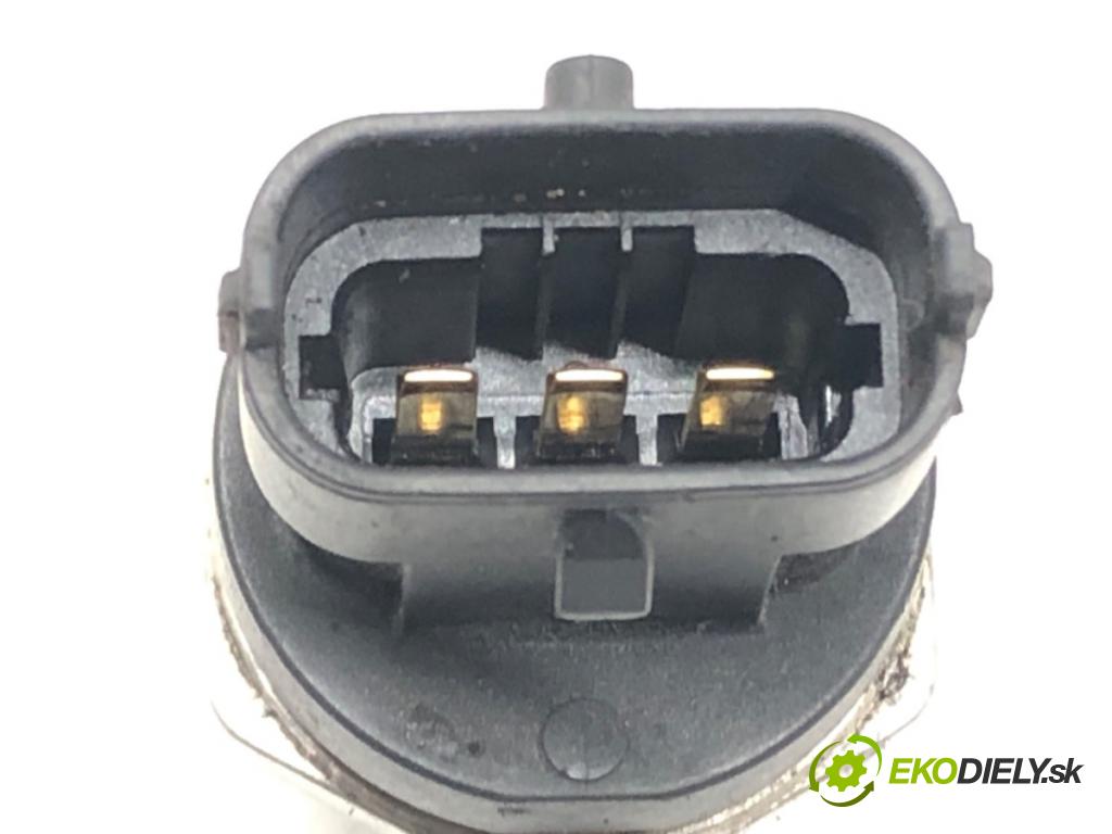 ALFA ROMEO 147 (937_) 2000 - 2010    1.9 JTD (937.AXD1A, 937.BXD1A) 85 kW [115 KM] olej  Snímač tlaku paliva 0281002706 (Snímače)