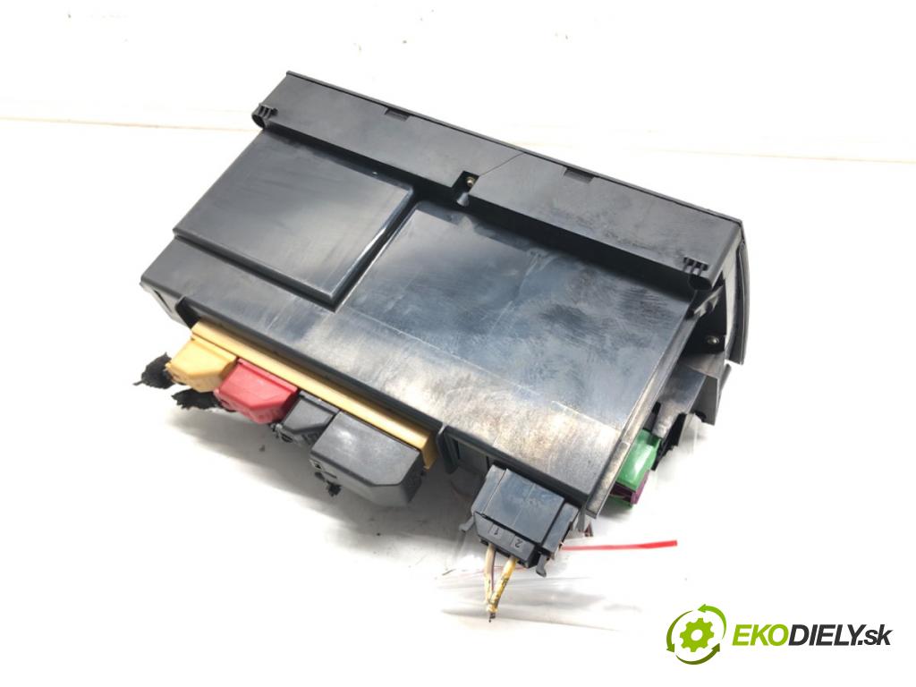 AUDI A6 C5 Avant (4B5) 1997 - 2005    2.5 TDI 110 kW [150 KM] olej napędowy 1997 - 2005  Panel ovládania kúrenia 4B0820043L (Prepínače, spínače, tlačidlá a ovládače kúrenia)