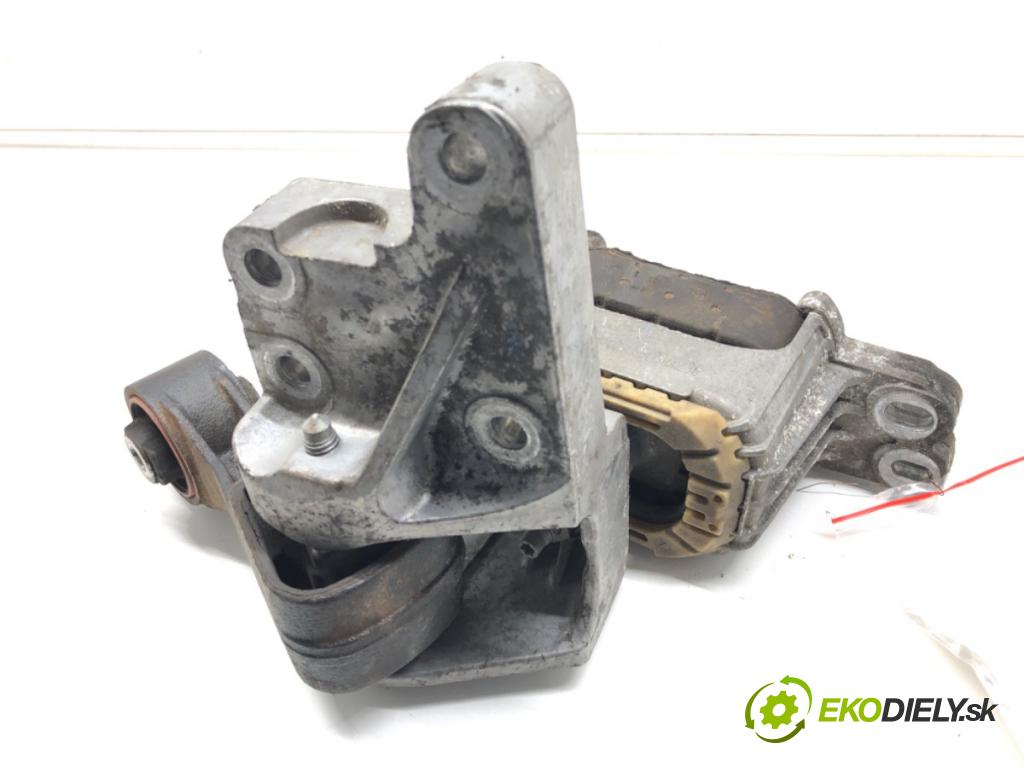 PEUGEOT 508 I (8D_) 2010 - 2018    2.0 HDi 120 kW [163 KM] olej napędowy 2010 - 2018  AirBag Motor ľavá strana  (Držiaky motora)